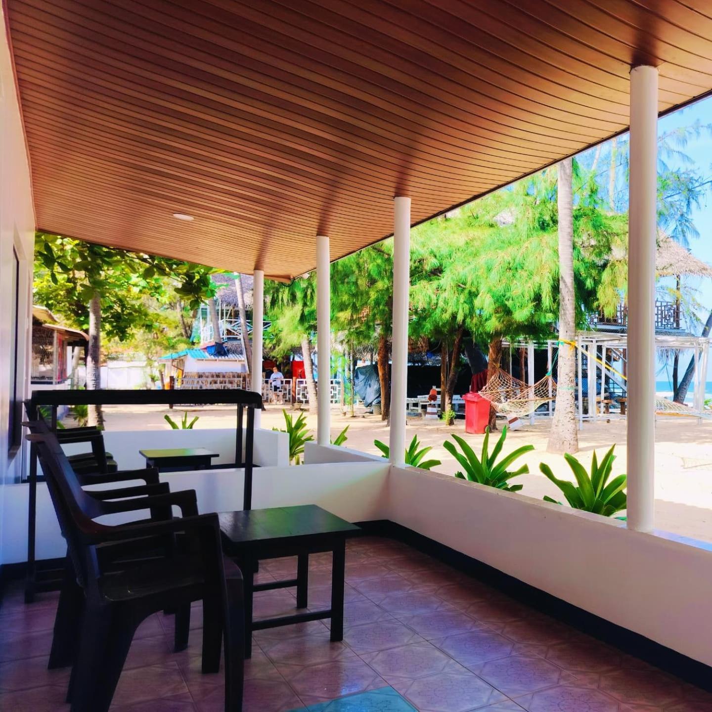 French Garden Pragash Beach Hotel Trincomalee Extérieur photo